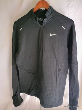 Nike Men’s Black Dri-FIT Quarter-Zip Jacket